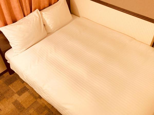 Toyoko Inn Shin-Osaka Chuo-guchi Honkan : photo 6 de la chambre chambre double - fumeurs