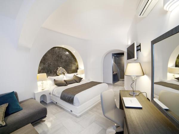 Anteliz Suites : photo 9 de la chambre suite avec jacuzzi - vue sur caldeira