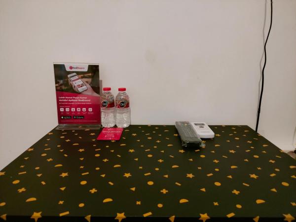 RedDoorz At Sukomanunggal Surabaya : photo 6 de la chambre chambre double