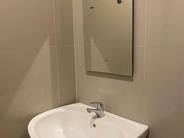 RedDoorz At Sukomanunggal Surabaya : photo 1 de la chambre chambre double supérieure