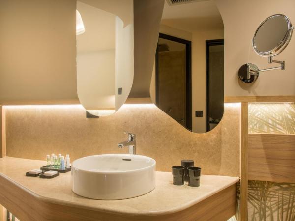 SENSEANA Sea Side Resort & Aquadventure : photo 3 de la chambre classic double room garden view with outdoor hot tub