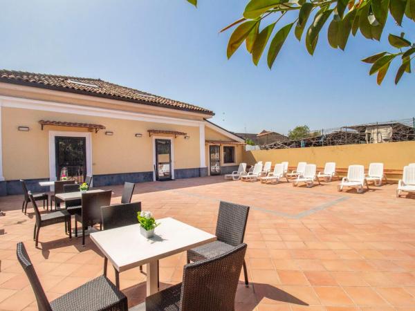 Royal Playa Suite and Apartament -private parking- : photo 3 de la chambre studio lit queen-size de luxe 