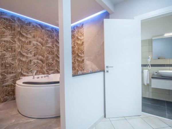 Royal Playa Suite and Apartament -private parking- : photo 4 de la chambre studio lit queen-size de luxe 