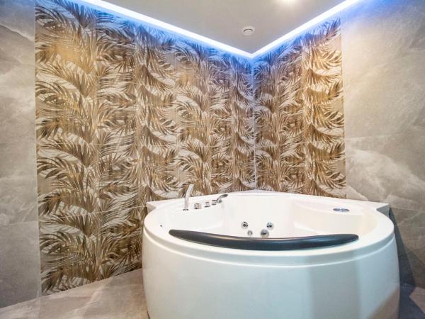 Royal Playa Suite and Apartament -private parking- : photo 6 de la chambre studio lit queen-size de luxe 