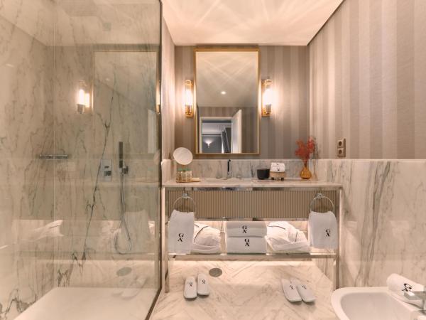 GA Palace Hotel & Spa, a XIXth-Century Villa : photo 8 de la chambre chambre double ou lits jumeaux exécutive prestige