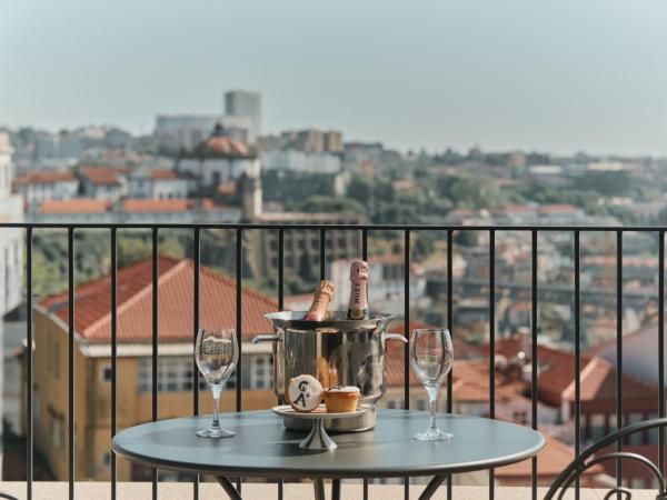 GA Palace Hotel & Spa, a XIXth-Century Villa : photo 10 de la chambre chambre double exécutive avec balcon - vue sur pont