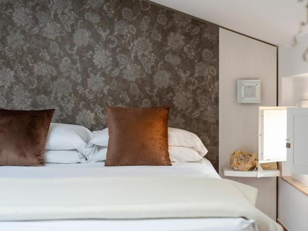 Albergo Rossini 1936 - Small & Charming : photo 2 de la chambre suite junior