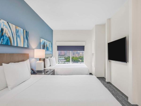 Hyatt House Houston Medical Center : photo 3 de la chambre one-bedroom suite with two queen beds with kitchen and sofa bed