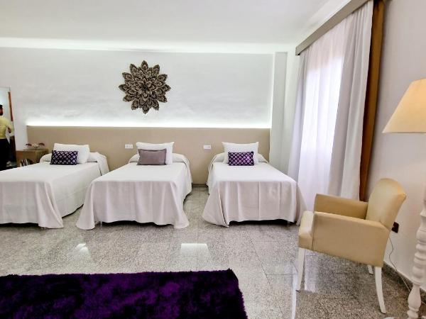 Hotel Plaza Del Castillo : photo 6 de la chambre suite familiale