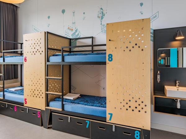 Stayokay Hostel Amsterdam Oost : photo 2 de la chambre lit dans dortoir mixte de 8 lits