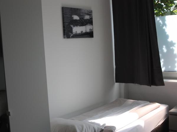 Ahoi-Gästehaus : photo 6 de la chambre chambre simple avec salle de bains privative