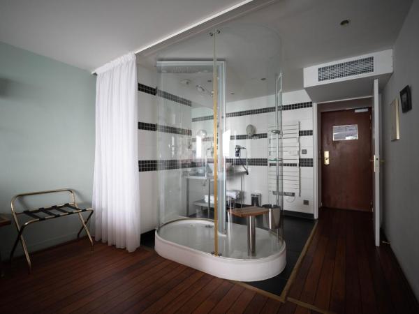 LOGIS HOTEL - La Petite Rade : photo 4 de la chambre chambre double supérieure - vue sur mer