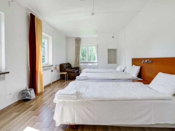 Hotell Hof : photo 6 de la chambre double room shared bathroom - annex (access to kitchen)