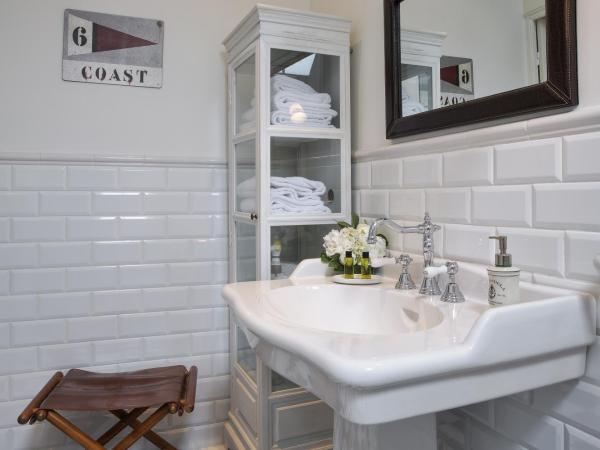 Le Petit Manoir de Kériolet : photo 3 de la chambre chambre double standard - vue sur parc