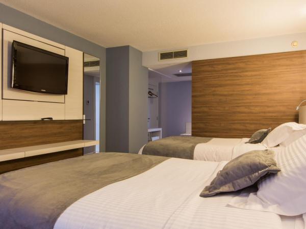 Radisson Hotel Curitiba : photo 3 de la chambre chambre affaires avec 2 lits doubles