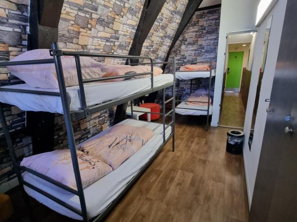 International Budget Hostel City Center : photo 6 de la chambre dortoir mixte 