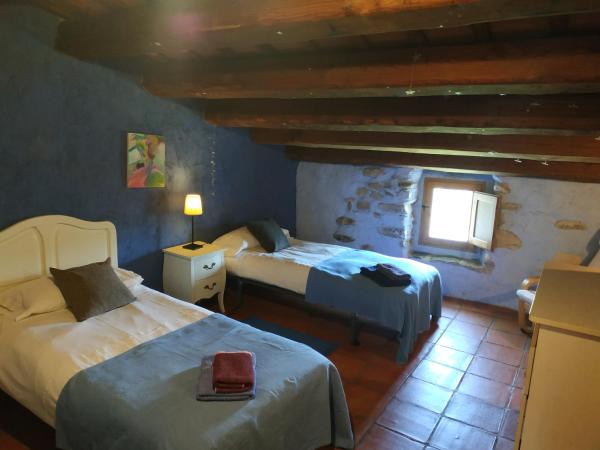 Mas Can Puig de Fuirosos : photo 1 de la chambre chambre simple avec salle de bains privative