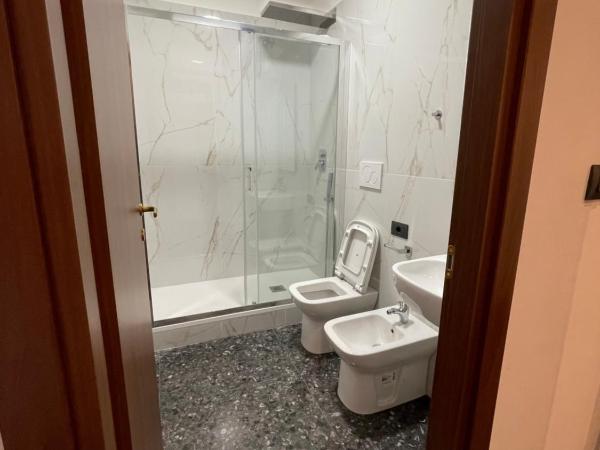 Due passi dal mare : photo 1 de la chambre chambre double avec salle de bains privative