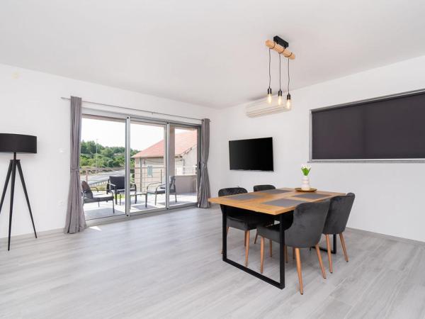 Apartments Grubišić - Šibenik - parking included : photo 10 de la chambre appartement deluxe