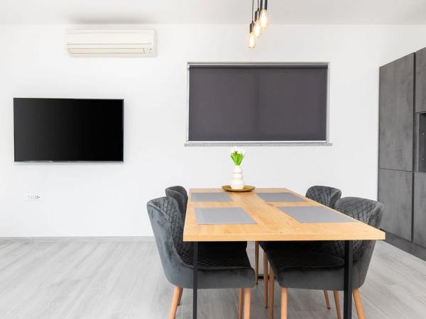 Apartments Grubišić - Šibenik - parking included : photo 8 de la chambre appartement deluxe