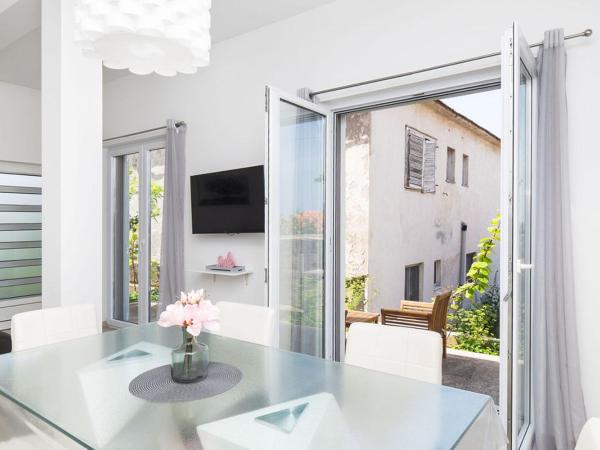 Apartments Grubišić - Šibenik - parking included : photo 6 de la chambre appartement 1 chambre