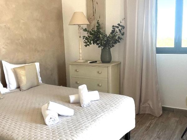 Hôtel Restaurant La Caravelle : photo 2 de la chambre chambre triple supérieure - vue sur mer