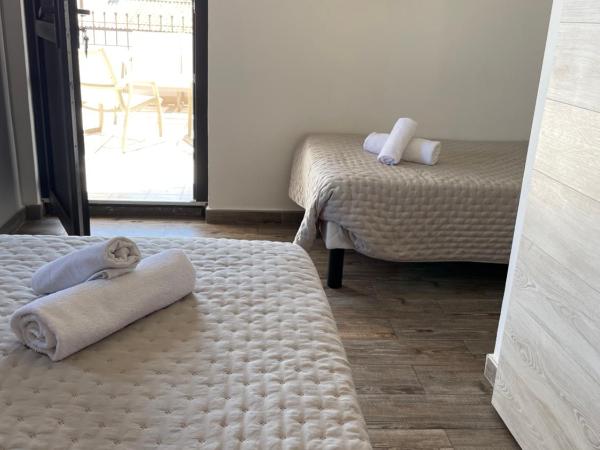 Hôtel Restaurant La Caravelle : photo 4 de la chambre chambre triple supérieure - vue sur mer