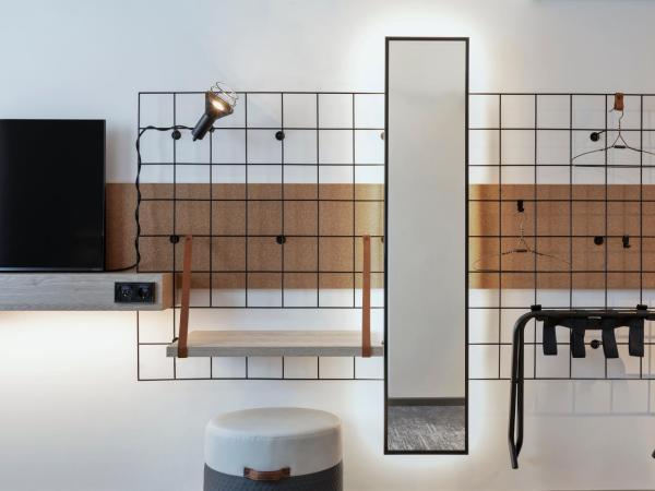 Moxy Hamburg City : photo 3 de la chambre chambre lit queen-size 