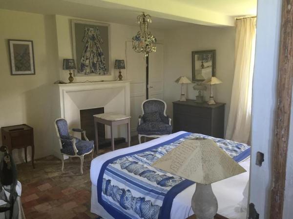 La Maison d'Aline - Honfleur - Maison d'Hôte De Charme A La Normande : photo 1 de la chambre chambre triple avec douche