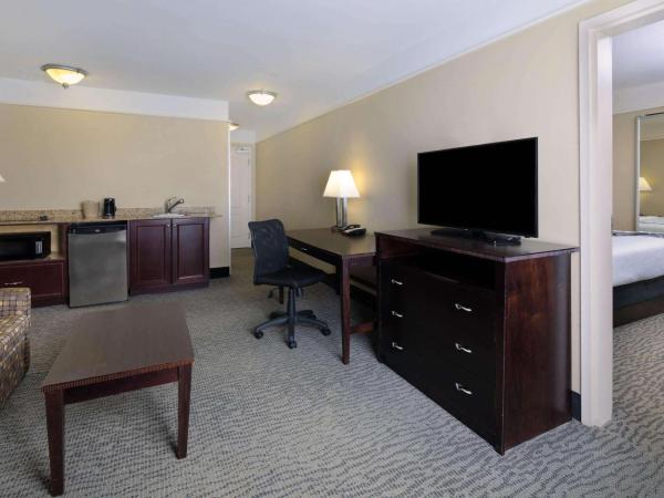 La Quinta by Wyndham Savannah Airport - Pooler : photo 1 de la chambre suite 1 chambre lit king-size - non-fumeurs