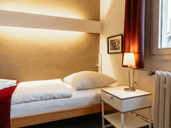 Tagungs und Gästehaus St Georg : photo 2 de la chambre chambre simple avec salle de bains 