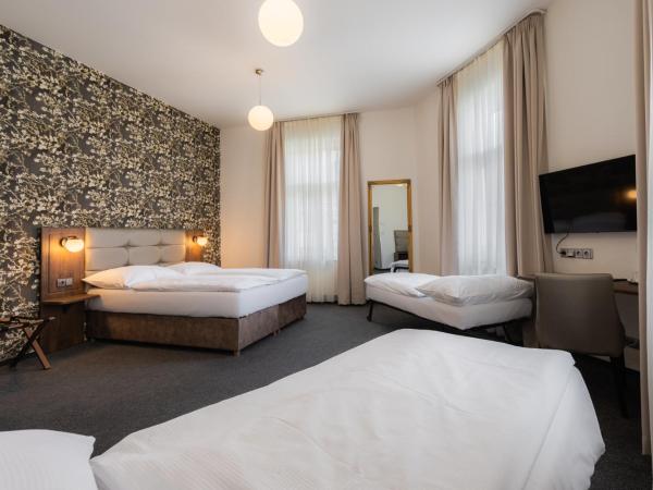 EA Hotel Victoria : photo 9 de la chambre chambre familiale standard