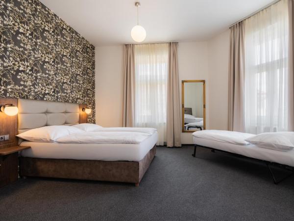 EA Hotel Victoria : photo 10 de la chambre chambre familiale standard