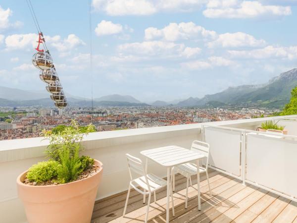 Les Appartements de Grenoble : photo 7 de la chambre appartement avec terrasse