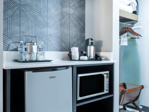 Wyndham Indianapolis Airport : photo 2 de la chambre king room/executive tower -  non-smoking