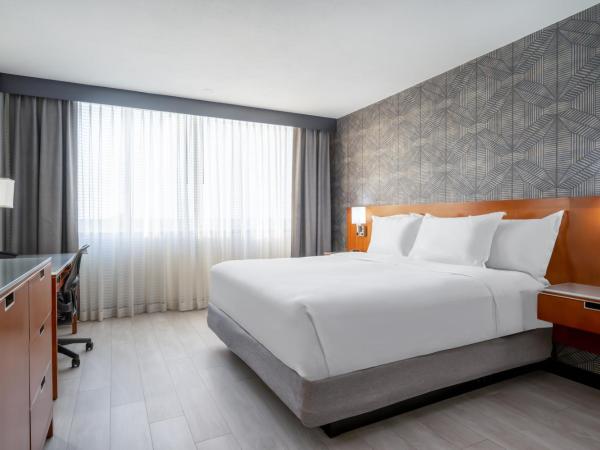 Wyndham Indianapolis Airport : photo 4 de la chambre king room/executive tower -  non-smoking