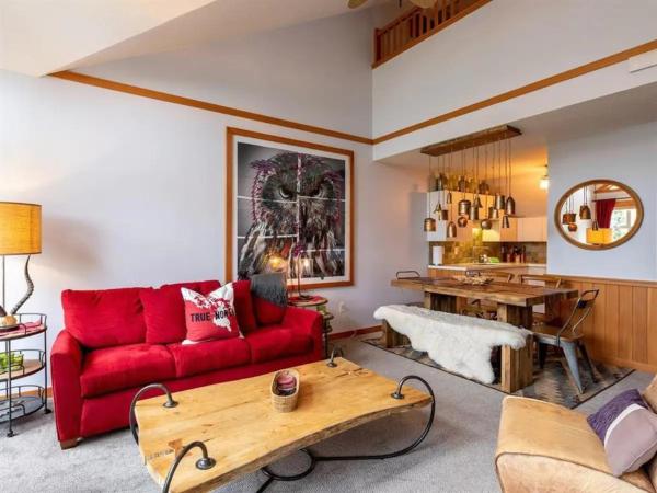 Stunning 2BR w Pool, Hot Tub Walk to everything! : photo 6 de la chambre chambre double familiale