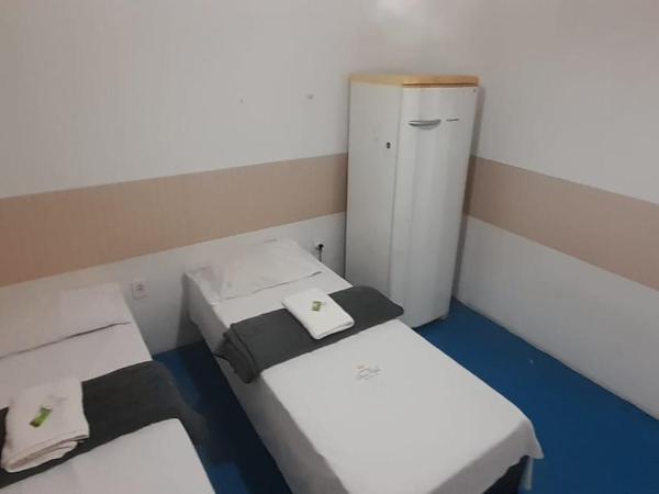 Hospedaria Dom Pedro - 500m do metrô : photo 5 de la chambre chambre double avec toilettes communes