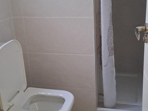 LA MARINA : photo 4 de la chambre chambre double standard avec salle de bains commune