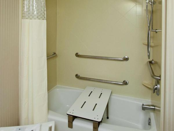 Hampton by Hilton Austin South - I-35 & Ben White : photo 6 de la chambre king room with accessible tub - mobility and hearing access/non-smoking