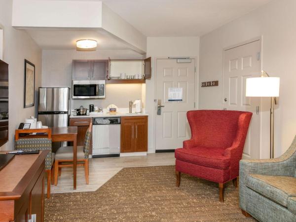 Hampton Inn & Suites Nashville-Green Hills : photo 3 de la chambre suite lit king-size non-fumeurs avec cuisine