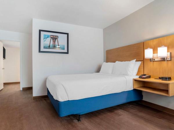 Chateau Beachfront Resort - BW Signature Collection : photo 4 de la chambre suite avec 2 lits queen-size et canapé-lit - non-fumeurs