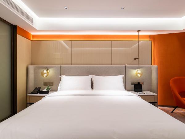 Landmark International Hotel : photo 2 de la chambre healthy king bed room