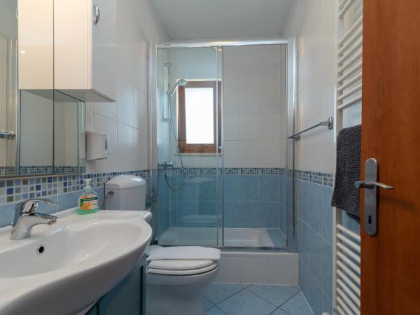 Villa Bakica : photo 7 de la chambre chambre triple avec balcon