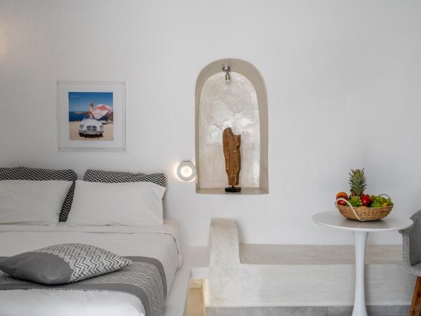 Vogue Suites : photo 2 de la chambre studio troglodyte standard - vue sur mer et caldera
