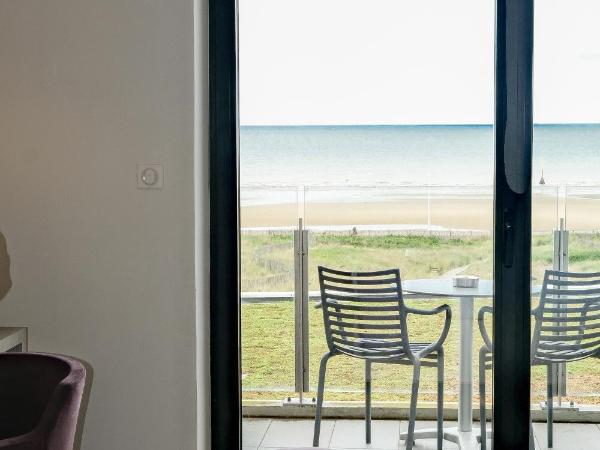 Thalazur Cabourg - Hôtel & Spa : photo 1 de la chambre chambre lit queen-size - vue sur mer