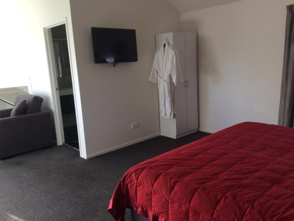 Golfcourse Road Chalets and Lodge : photo 9 de la chambre chalet 2 chambres avec baignoire spa