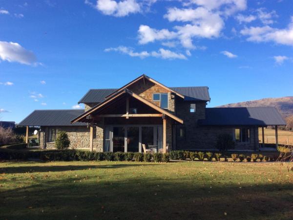 Golfcourse Road Chalets and Lodge : photo 2 de la chambre chalet 2 chambres avec baignoire spa
