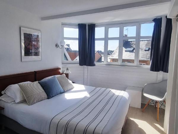 Hotel De L'Europe : photo 4 de la chambre chambre double ou lits jumeaux supérieure avec vue sur le village