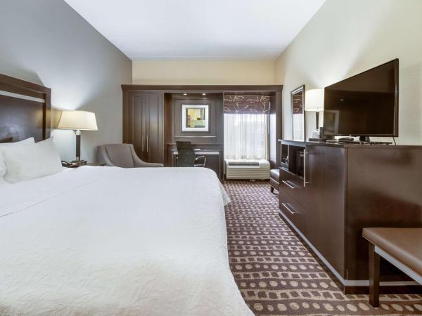Hampton Inn West : photo 2 de la chambre chambre lit king-size - non-fumeurs